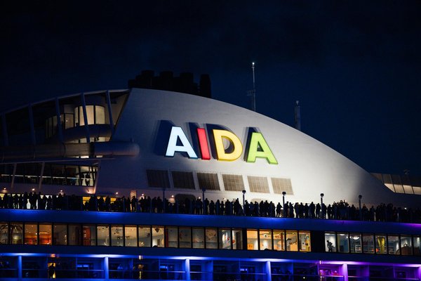 What Are the Challenges of Camping in the UK During All Four Seasons?